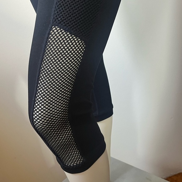 Fabletics Black Capris - Picture 3 of 8